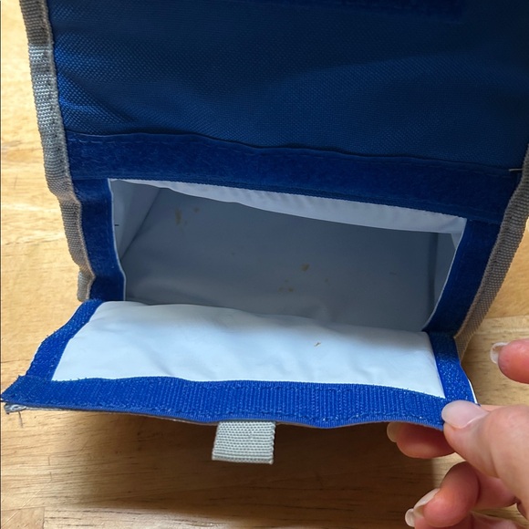 Blue and Gray Lunch Bag with Handle - Picture 3 of 10